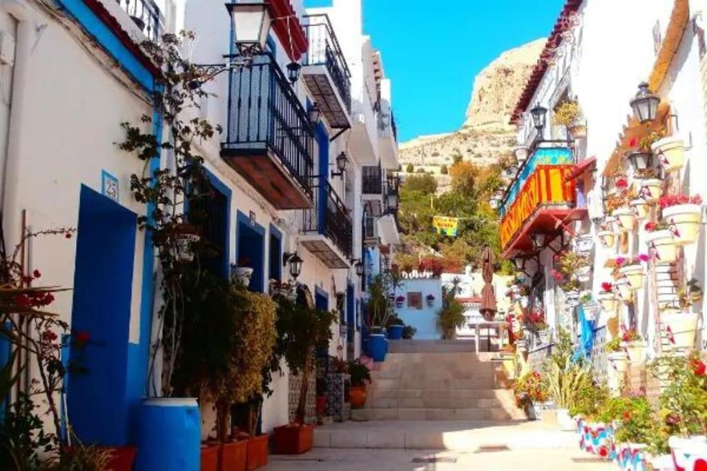 Apartamento En Zona De Ocio Casco Antiguo 阿利坎特 外观 照片